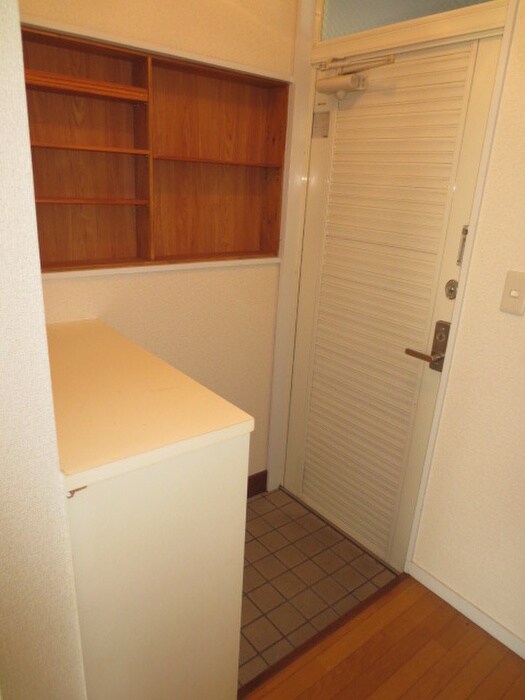 物件内観写真13　(玄関)