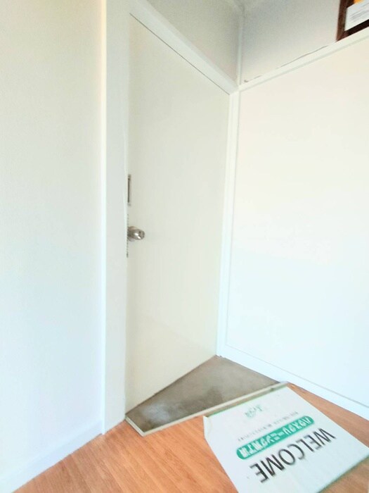 物件内観写真15　(玄関)