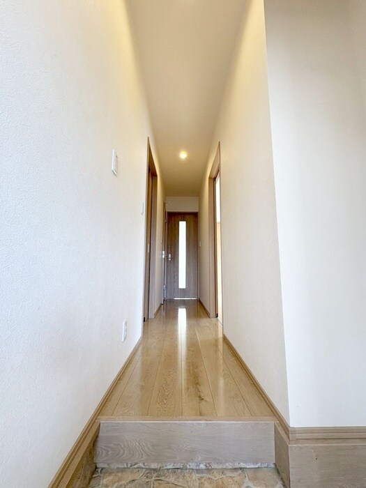 物件内観写真18　(廊下)