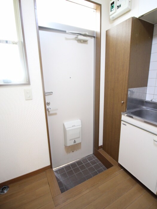 物件内観写真16　(玄関)