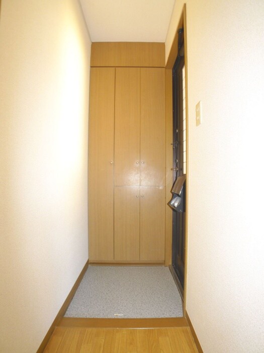 物件内観写真8　(玄関)