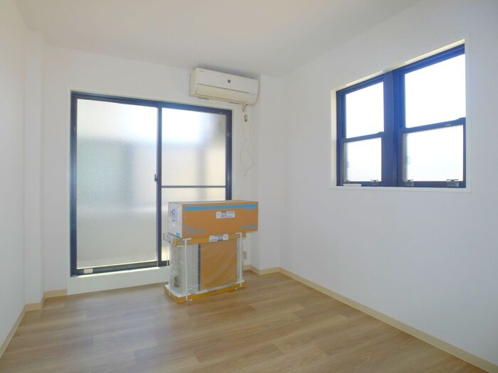 物件内観写真8　(室内からの展望)