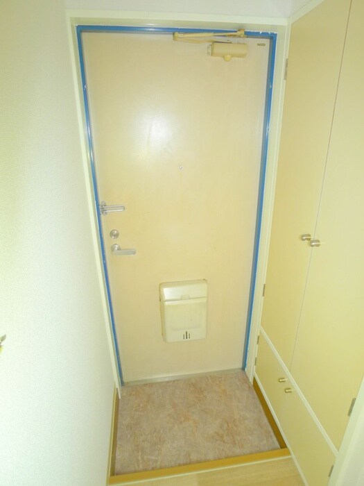 物件内観写真16　(玄関)