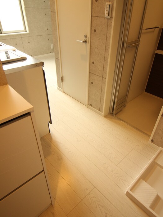 物件内観写真11　(廊下)