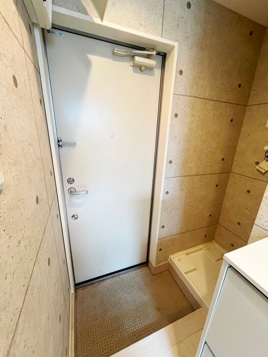 物件内観写真13　(玄関)