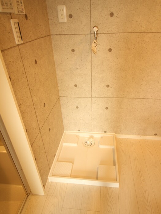 物件内観写真15　(洗濯機置場)