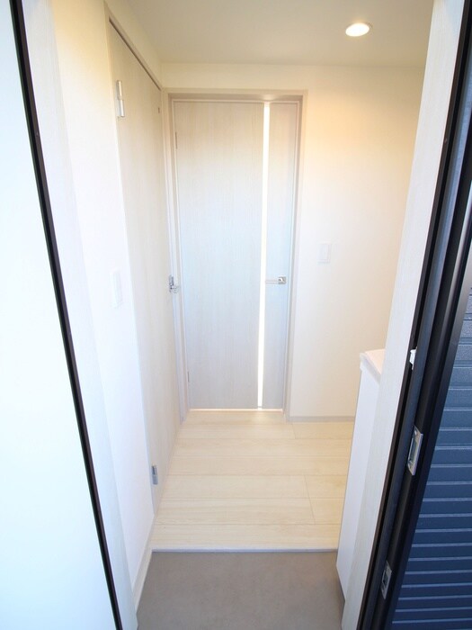 物件内観写真16　(玄関)