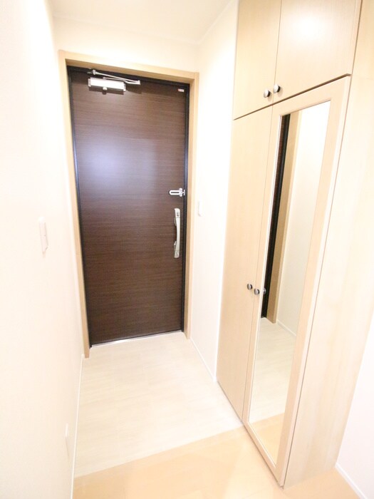 物件内観写真10　(玄関)