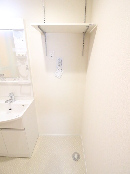 物件内観写真13　(洗濯機置場)