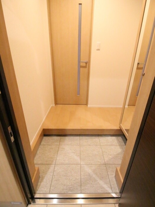 物件内観写真14　(玄関)