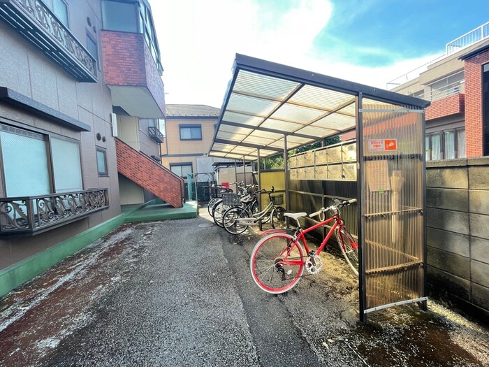 物件外観写真5　(駐輪場)