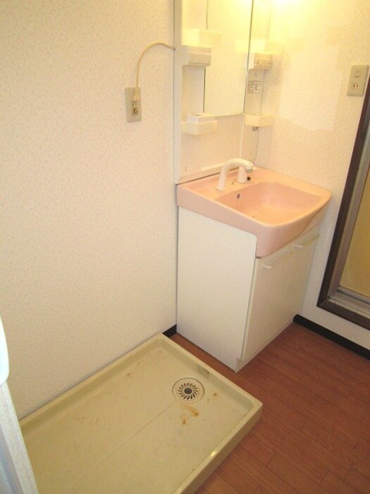 物件内観写真18　(洗濯機置場)