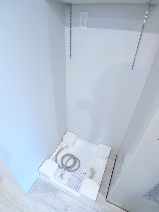 物件内観写真10　(洗濯機置場)