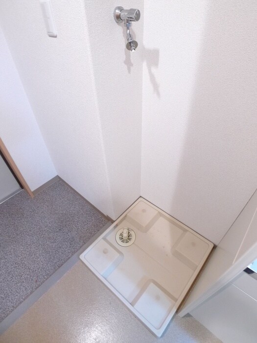 物件内観写真15　(洗濯機置場)