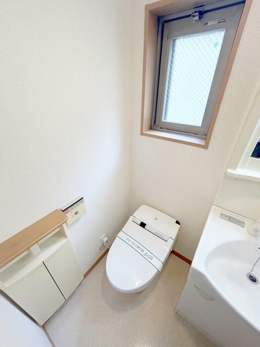 物件内観写真14　(トイレ)