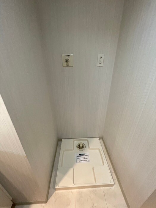物件内観写真15　(洗濯機置場)