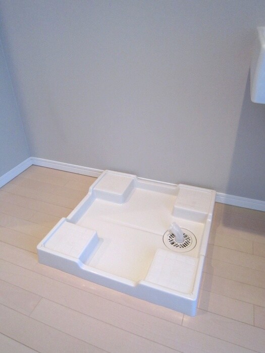 物件内観写真14　(洗濯機置場)