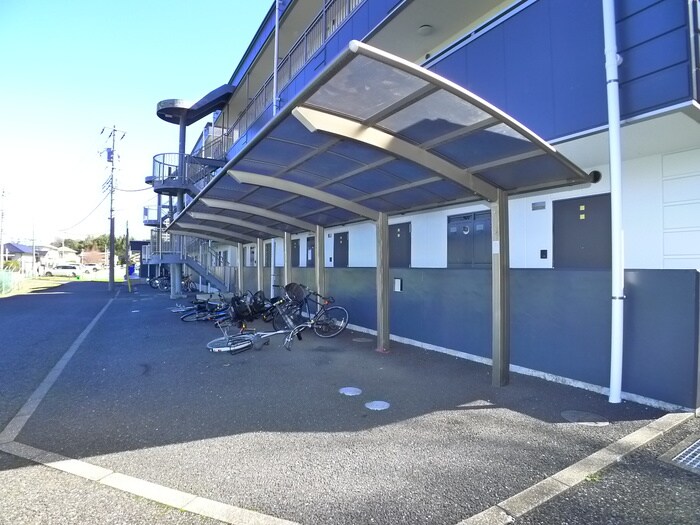 物件外観写真6　(駐輪場)