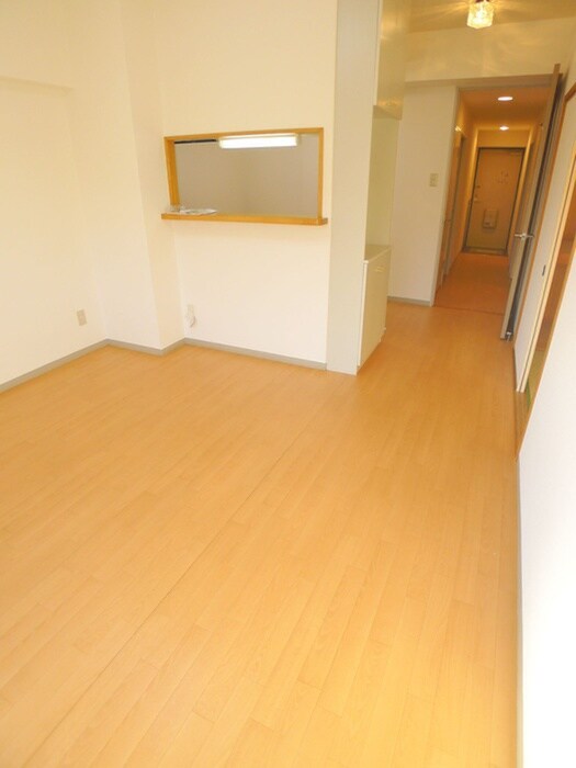 物件内観写真8　(室内からの展望)