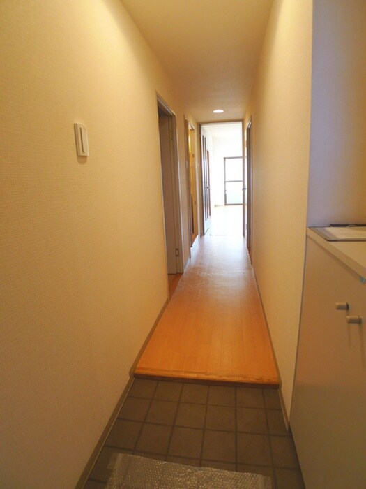 物件内観写真9　(廊下)