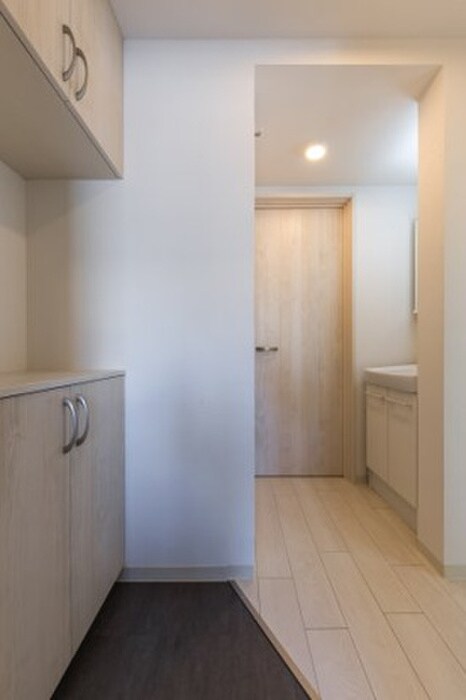 物件内観写真16　(玄関)