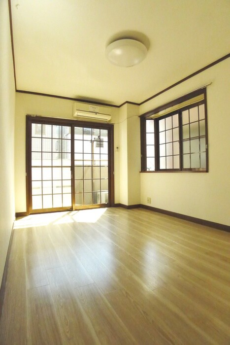 物件内観写真4　(居室)