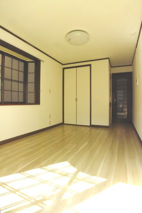 物件内観写真12　(室内からの展望)