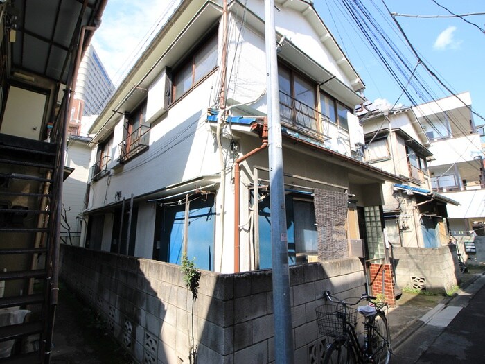 日高荘の物件外観写真