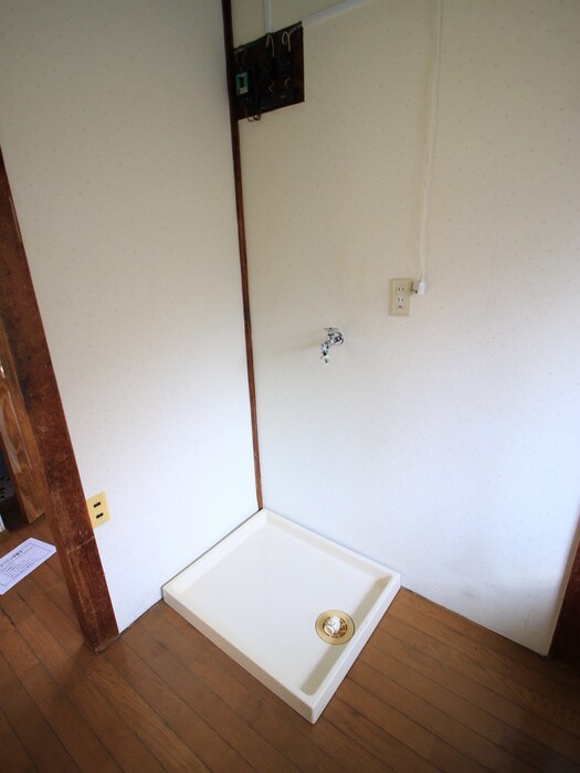 物件内観写真15　(洗濯機置場)