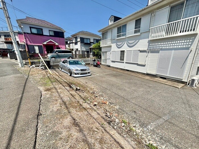 物件外観写真6　(駐車場)