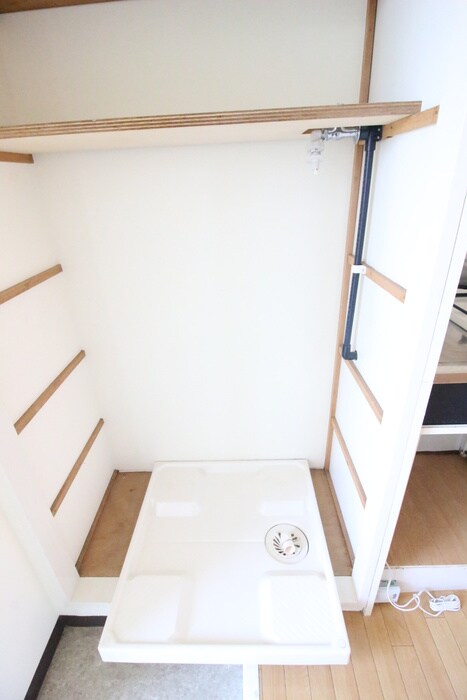 物件内観写真15　(洗濯機置場)