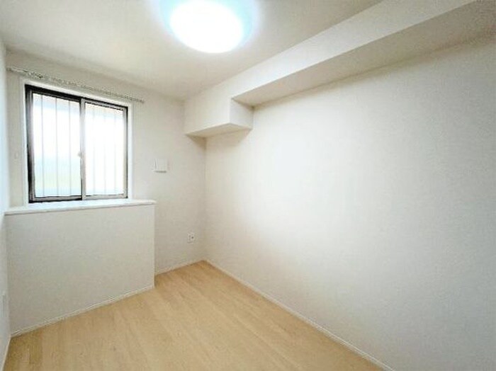 物件内観写真8　(室内からの展望)