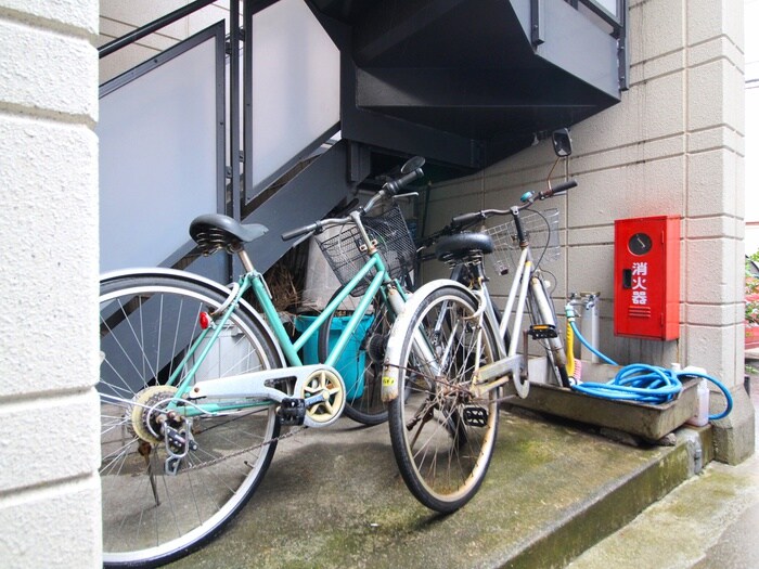 物件外観写真5　(駐輪場)