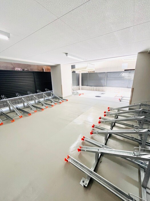 物件外観写真5　(駐輪場)