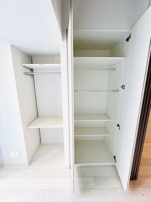 物件内観写真12　(収納)