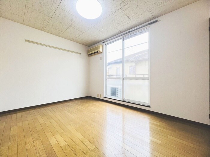 物件内観写真4　(居室)