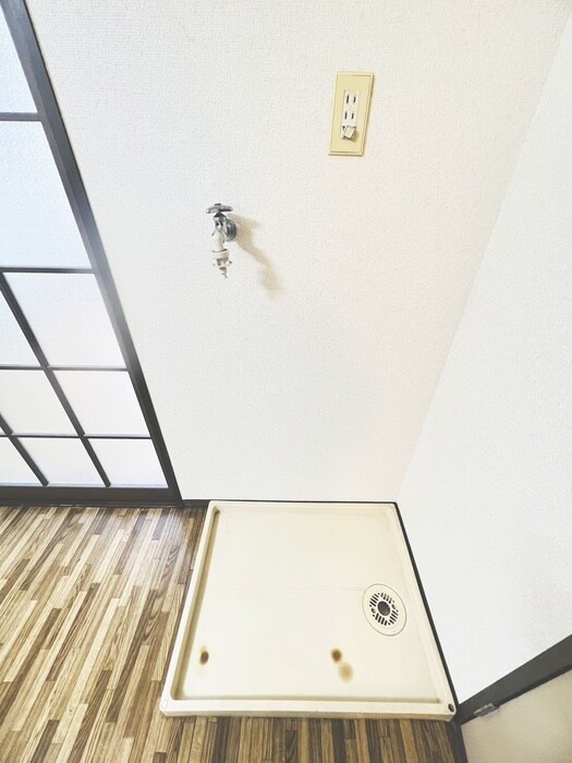 物件内観写真13　(洗濯機置場)