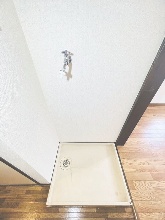 物件内観写真14　(洗濯機置場)