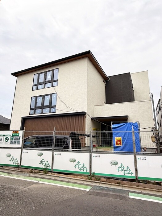 物件外観写真1　(建築中)