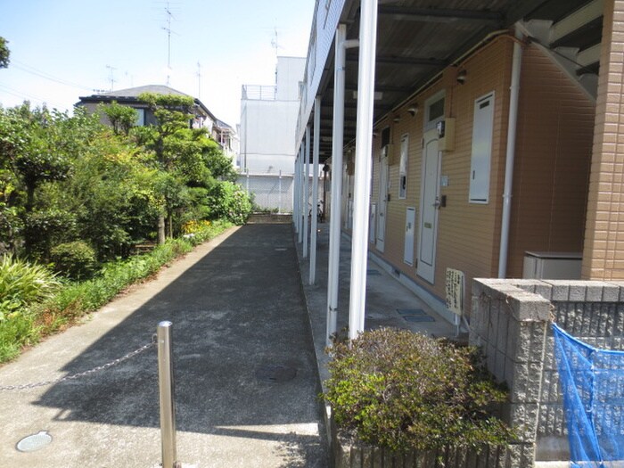 物件外観写真2　(エントランス部分)