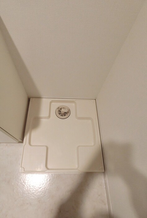 物件内観写真10　(洗濯機置場)