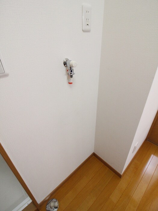 物件内観写真12　(洗濯機置場)