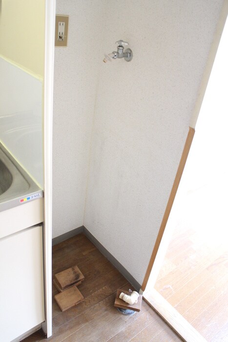 物件内観写真10　(洗濯機置場)