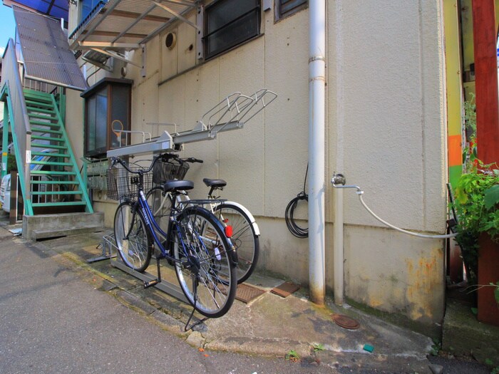 物件外観写真5　(駐輪場)