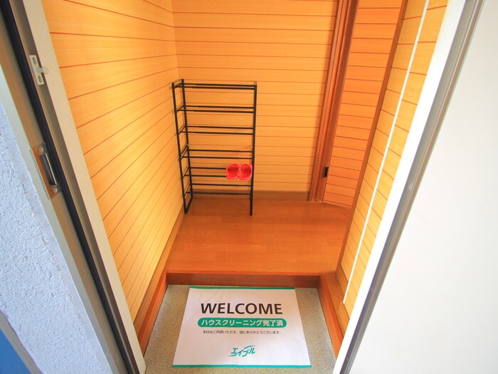 物件内観写真9　(玄関)