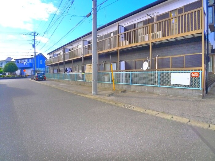 物件外観写真2　(駐車場)