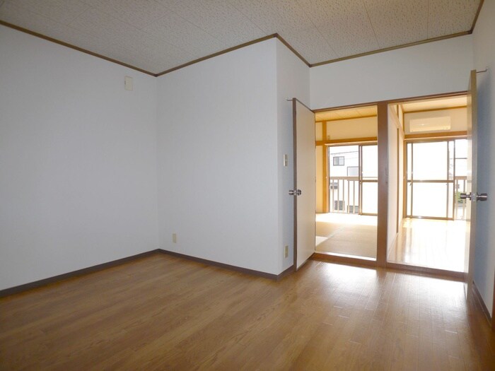 物件内観写真7　(居室)