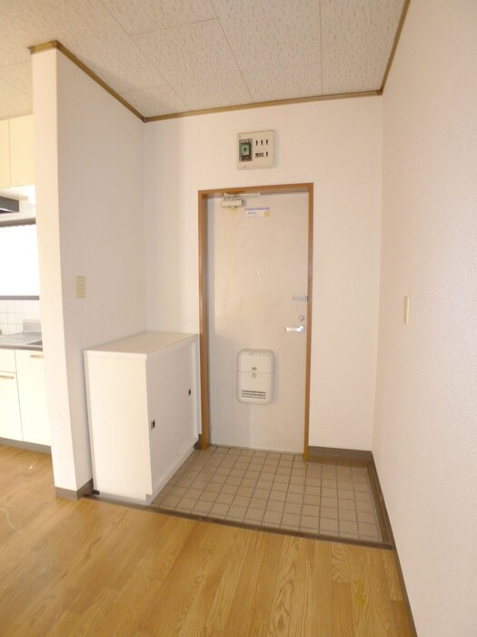 物件内観写真16　(玄関)