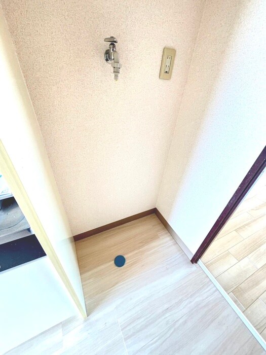 物件内観写真13　(洗濯機置場)