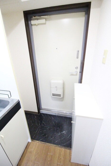 物件内観写真17　(玄関)
